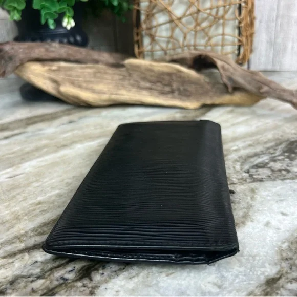 LOUIS VUITTON - Epi Brazza - Picture 6 of 15